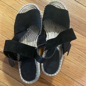 Marc fisher sandals size 9